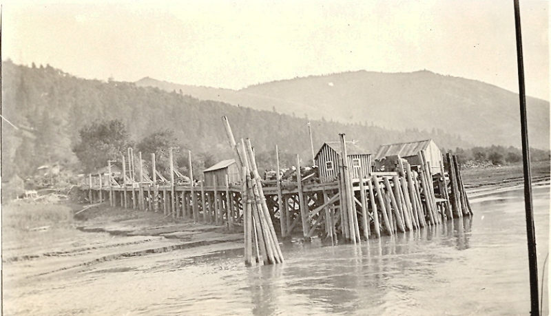white-salmons-warner-boat-landing-circa-1900
